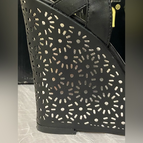 Diba Rosey - Wedge Sandal (NWOT) - Picture 4 of 7